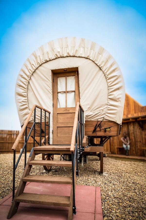 The Big Texan - Cabins And Wagons Amarillo Exteriér fotografie