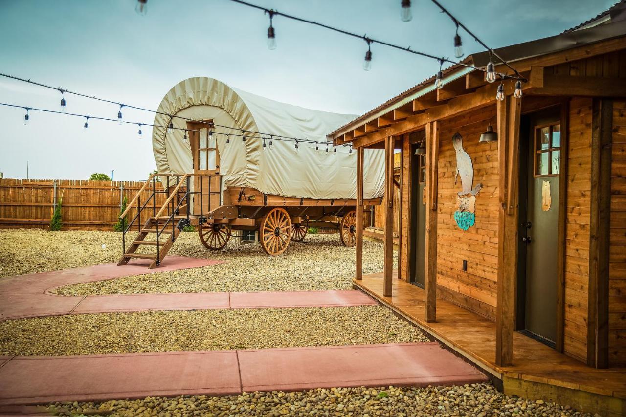 The Big Texan - Cabins And Wagons Amarillo Exteriér fotografie